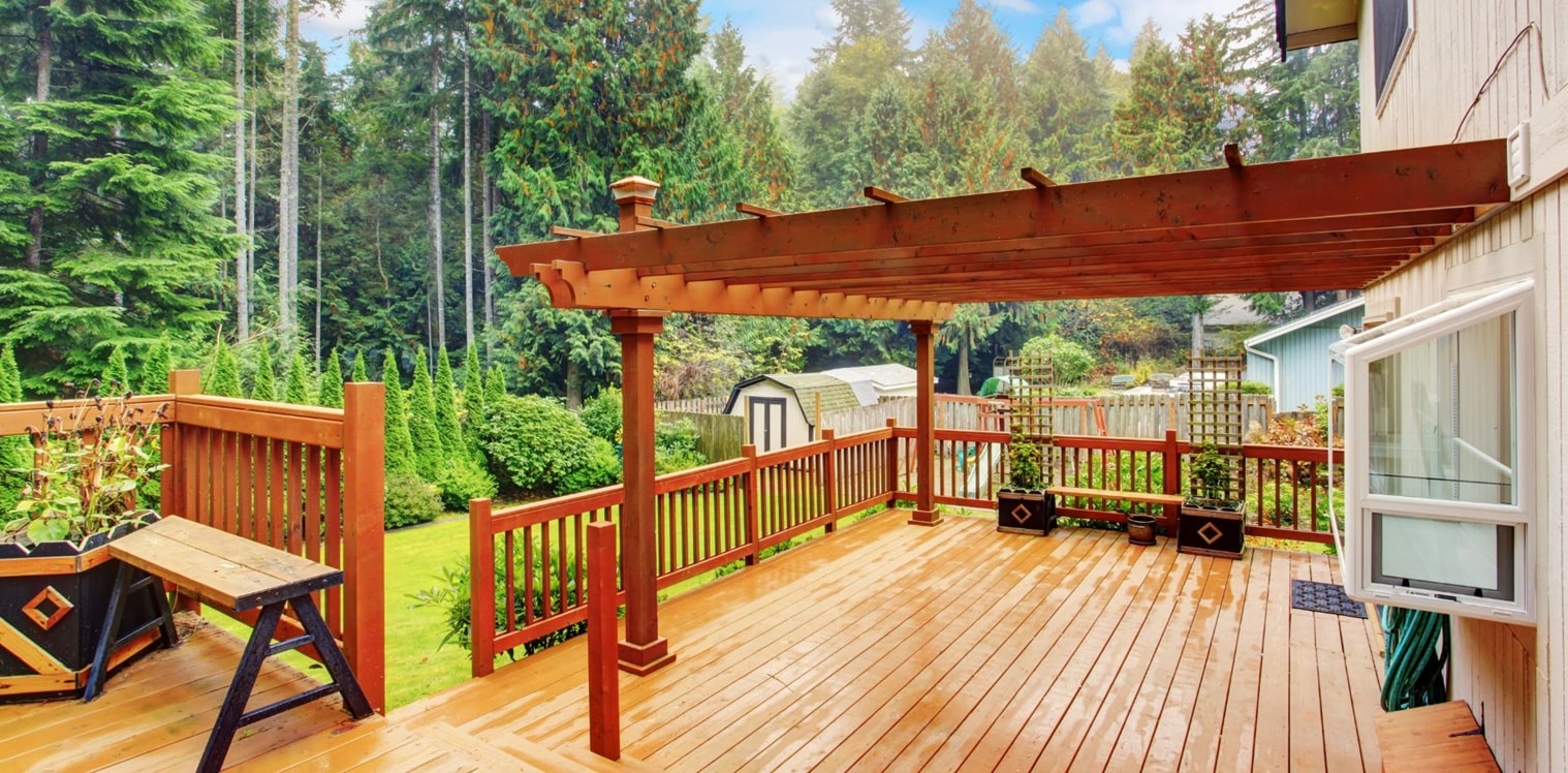 Pergola Shade Ideas: How to Keep Guests Cool Without Losing Natural Light