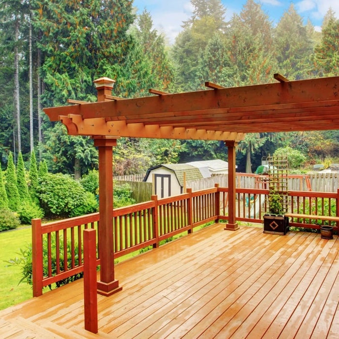 Pergola Shade Ideas: How to Keep Guests Cool Without Losing Natural Light