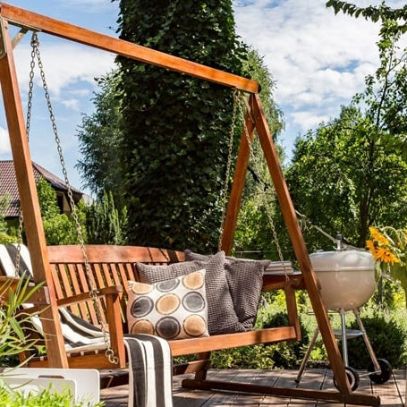 The Vacation Rental Vibe Booster You Didn’t Know You Needed: The Swing Bed
