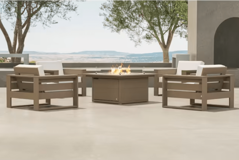 Outdoor Sofas and Sectionals